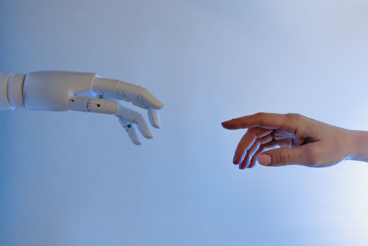 AI 背后真的AI吗?